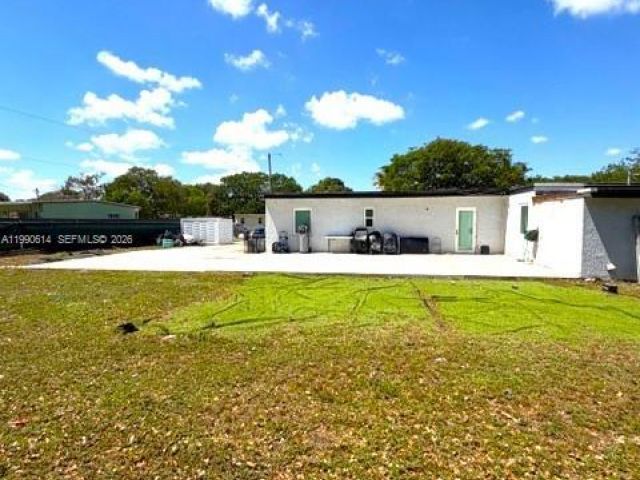 Home for sale at 15825 E Bunche Park Dr - photo 7534552