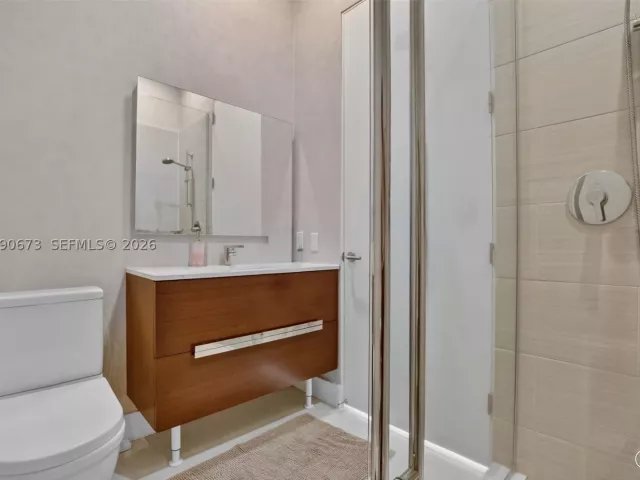 5-bedroom condo for sale in Miami - 2675 S Bayshore Dr 402S - MondialRealty