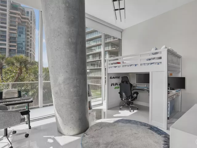5-bedroom condo for sale in Miami - 2675 S Bayshore Dr 402S - MondialRealty