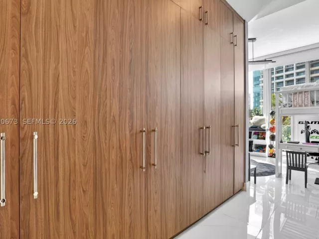5-bedroom condo for sale in Miami - 2675 S Bayshore Dr 402S - MondialRealty