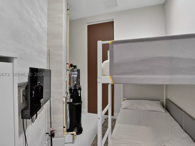 5-bedroom condo for sale in Miami - 2675 S Bayshore Dr 402S - MondialRealty