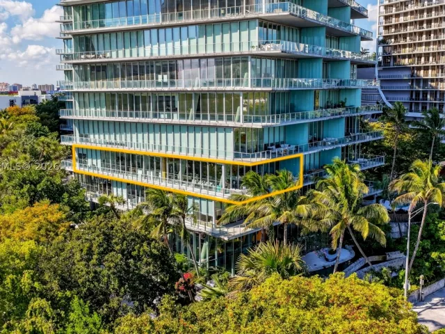 5-bedroom condo for sale in Miami - 2675 S Bayshore Dr 402S - MondialRealty