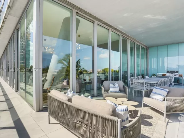 5-bedroom condo for sale in Miami - 2675 S Bayshore Dr 402S - MondialRealty
