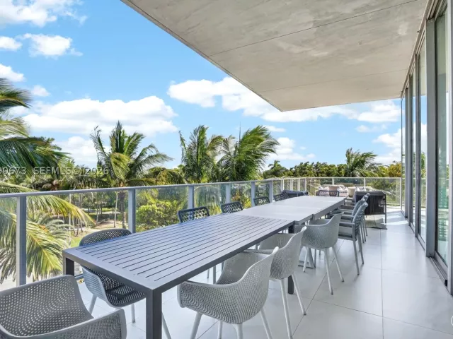 5-bedroom condo for sale in Miami - 2675 S Bayshore Dr 402S - MondialRealty
