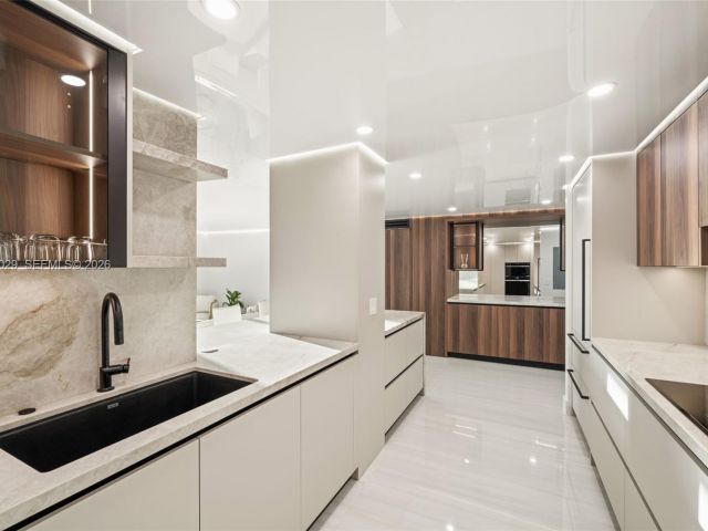 Apartment for rent  Unit #16H - photo 7533127