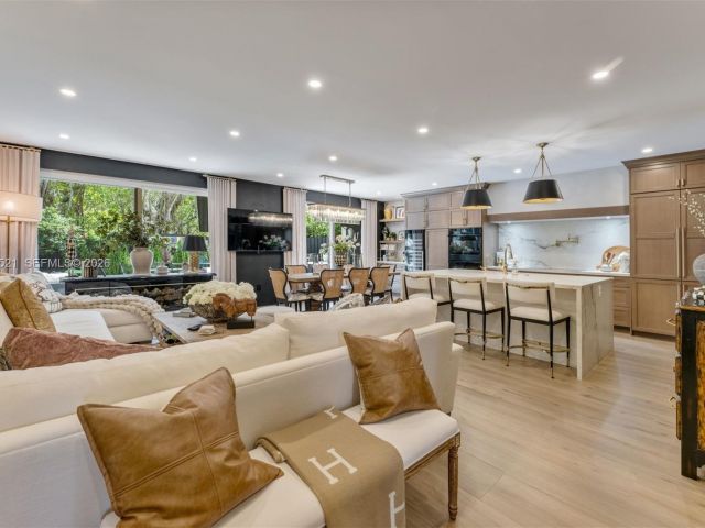 Home for sale at 3028 NE Quayside Ln 34 - photo 7533412