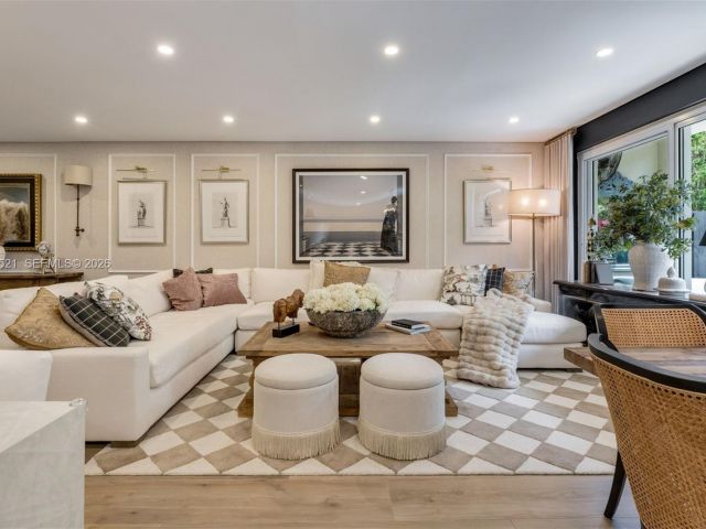 Home for sale at 3028 NE Quayside Ln 34 - photo 7533419