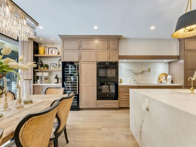 Home for sale at 3028 NE Quayside Ln 34 - photo 7533424