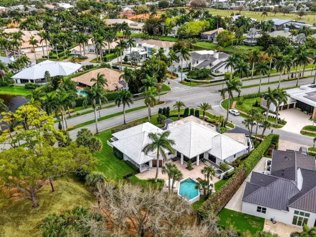 3-bedroom home for sale in Boca Raton - 7215 Ballantrae Court - MondialRealty