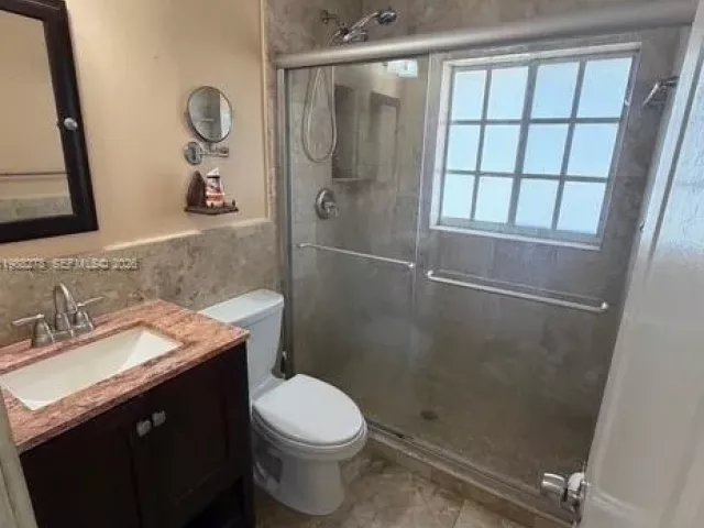 4-bedroom home for sale in Miami Gardens - 4946 NW 186th St - MondialRealty