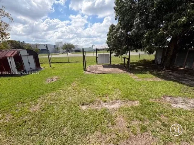 4-bedroom home for sale in Miami Gardens - 4946 NW 186th St - MondialRealty