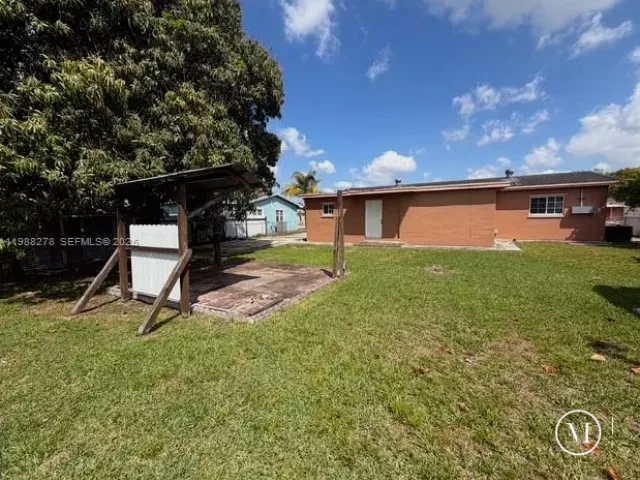 4-bedroom home for sale in Miami Gardens - 4946 NW 186th St - MondialRealty