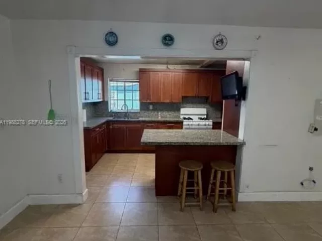 4-bedroom home for sale in Miami Gardens - 4946 NW 186th St - MondialRealty
