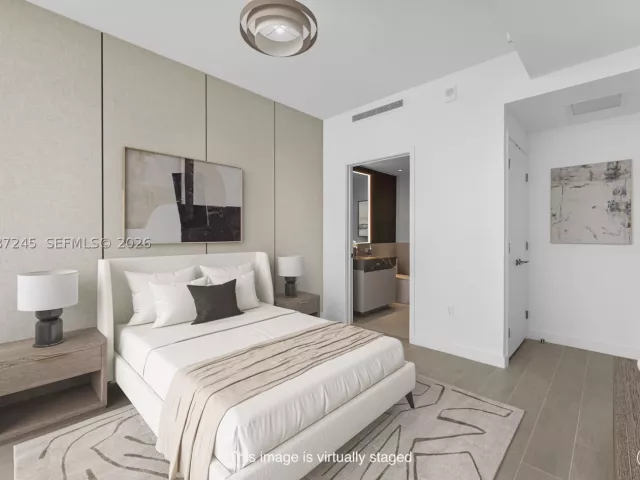 2-bedroom condo for sale in Miami Beach - 500 Alton Rd 2402 - MondialRealty