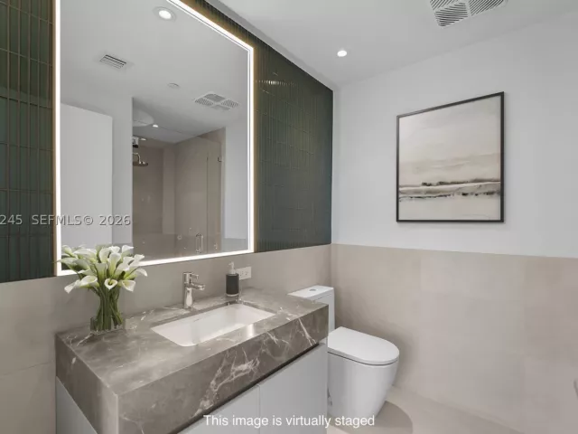2-bedroom condo for sale in Miami Beach - 500 Alton Rd 2402 - MondialRealty