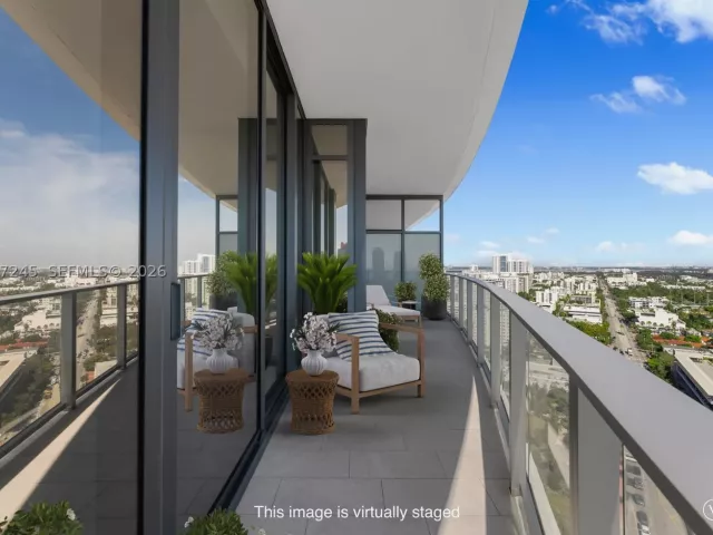 2-bedroom condo for sale in Miami Beach - 500 Alton Rd 2402 - MondialRealty