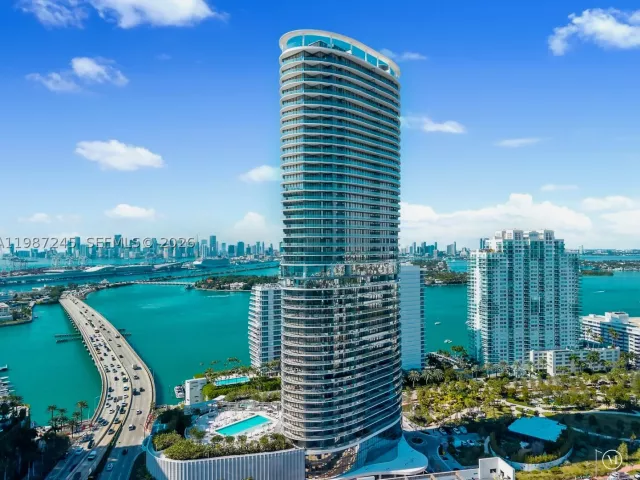2-bedroom condo for sale in Miami Beach - 500 Alton Rd 2402 - MondialRealty