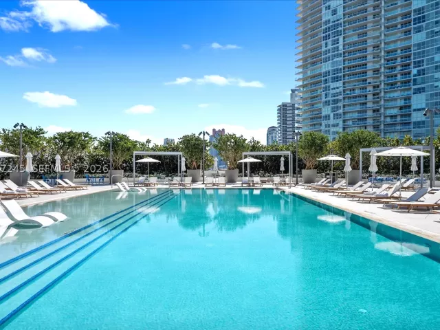 2-bedroom condo for sale in Miami Beach - 500 Alton Rd 2402 - MondialRealty