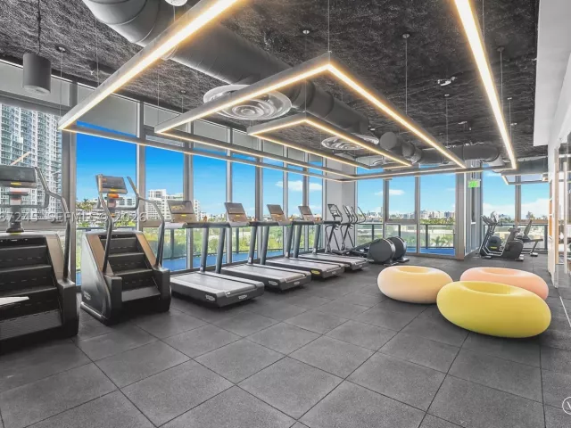 2-bedroom condo for sale in Miami Beach - 500 Alton Rd 2402 - MondialRealty