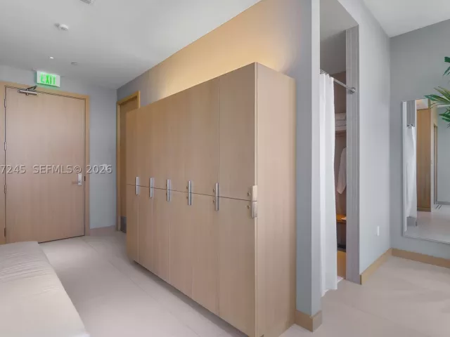 2-bedroom condo for sale in Miami Beach - 500 Alton Rd 2402 - MondialRealty