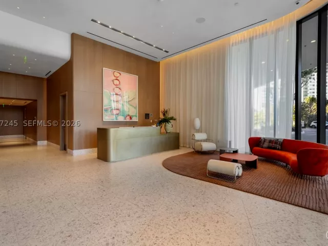 2-bedroom condo for sale in Miami Beach - 500 Alton Rd 2402 - MondialRealty