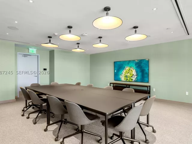 2-bedroom condo for sale in Miami Beach - 500 Alton Rd 2402 - MondialRealty