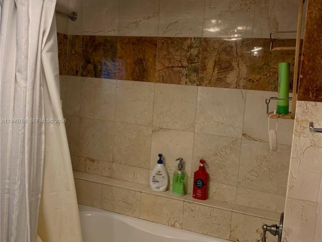 Home for rent at 329 W 28th St - photo 7534089