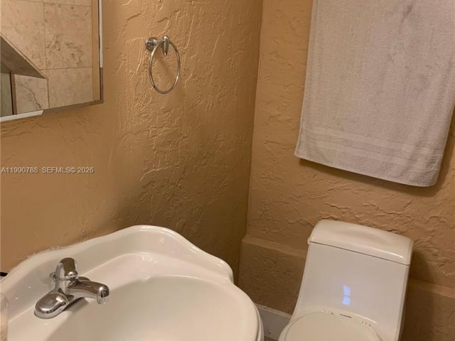 Home for rent at 329 W 28th St - photo 7534094