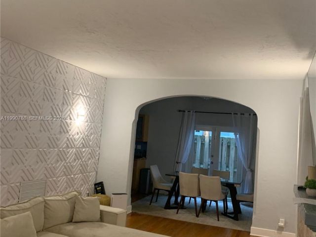 Home for rent at 329 W 28th St - photo 7534097