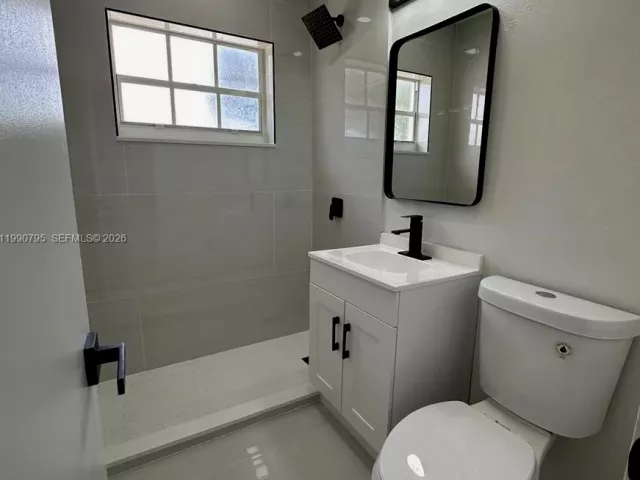 4-bedroom home for sale in Miami Gardens - 3960 NW 174th St - MondialRealty