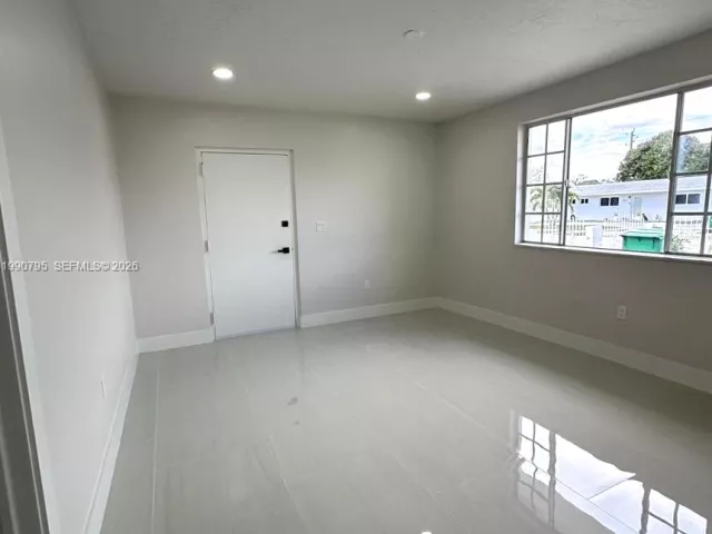 4-bedroom home for sale in Miami Gardens - 3960 NW 174th St - MondialRealty
