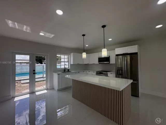 4-bedroom home for sale in Miami Gardens - 3960 NW 174th St - MondialRealty