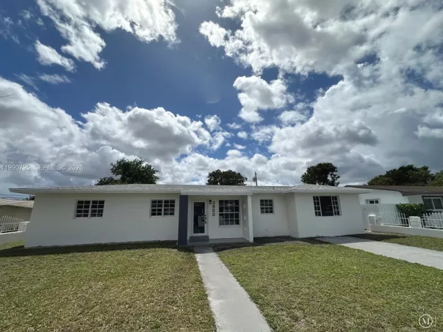 4-bedroom home for sale in Miami Gardens - 3960 NW 174th St - MondialRealty