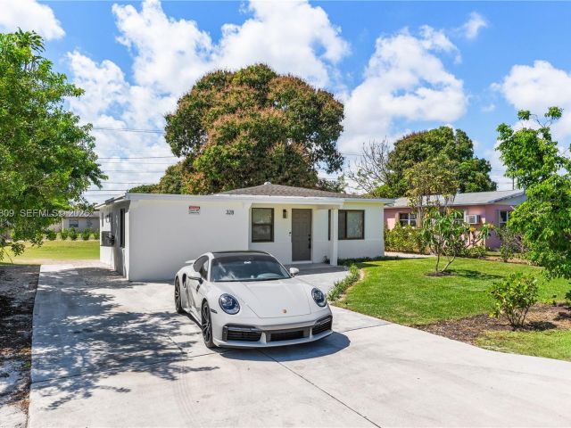 3-bedroom home for sale in Delray Beach - 328 SW 11th Ave - MondialRealty