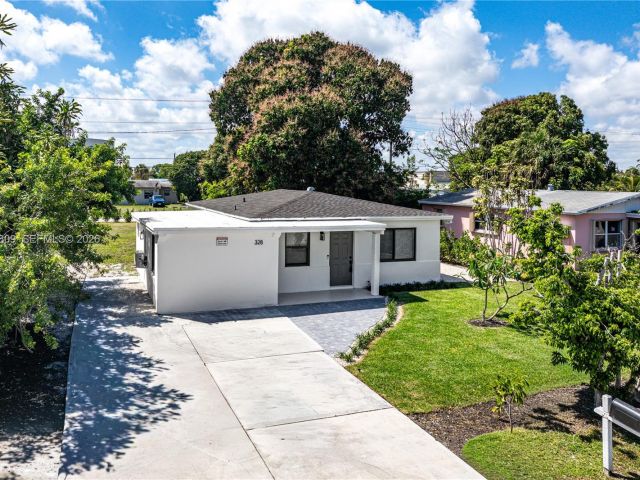 3-bedroom home for sale in Delray Beach - 328 SW 11th Ave - MondialRealty