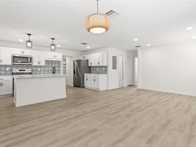 3-bedroom home for sale in Delray Beach - 328 SW 11th Ave - MondialRealty