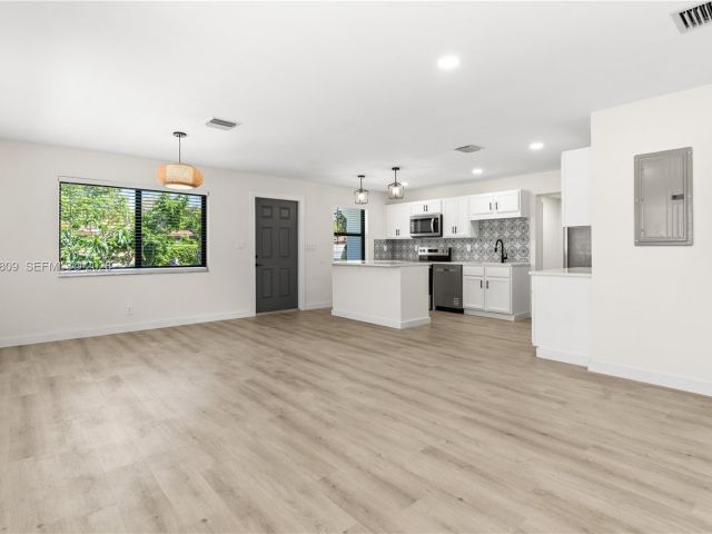 3-bedroom home for sale in Delray Beach - 328 SW 11th Ave - MondialRealty