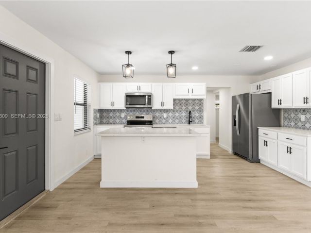 3-bedroom home for sale in Delray Beach - 328 SW 11th Ave - MondialRealty