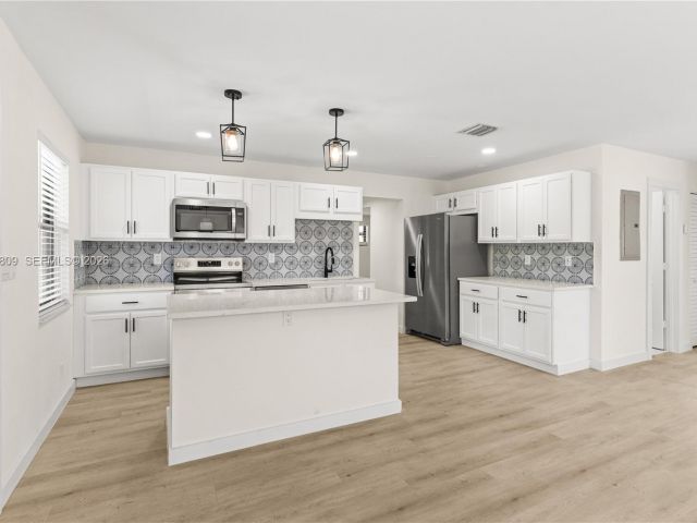 3-bedroom home for sale in Delray Beach - 328 SW 11th Ave - MondialRealty