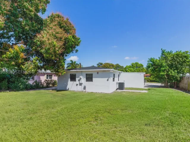 3-bedroom home for sale in Delray Beach - 328 SW 11th Ave - MondialRealty