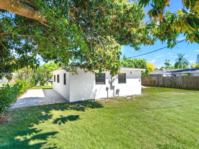 3-bedroom home for sale in Delray Beach - 328 SW 11th Ave - MondialRealty