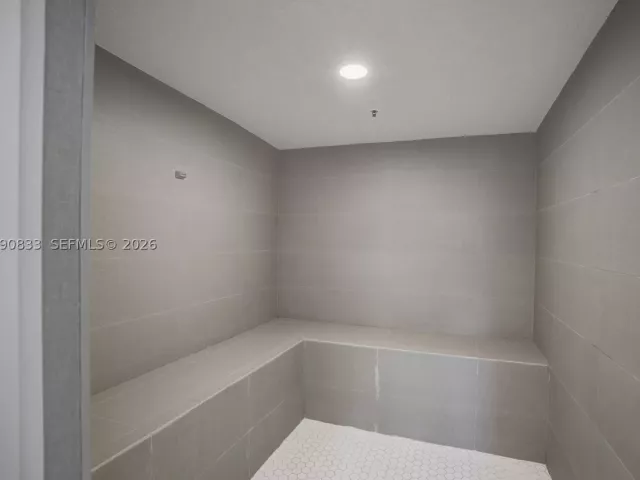 3-bedroom condo for sale in Sunny Isles Beach - 19111 Collins Ave 2101 - MondialRealty