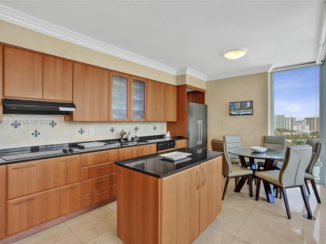 Apartment for sale  Unit #2101 - photo 7534582