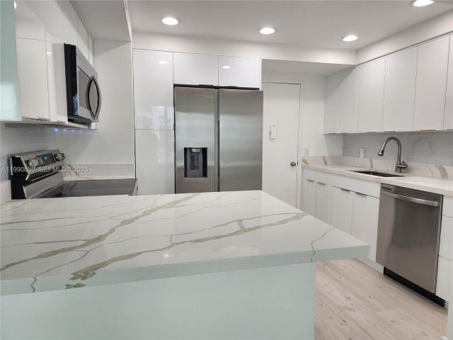 Apartment for rent  Unit #515 - photo 7534642