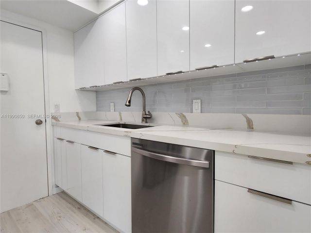 Apartment for rent  Unit #515 - photo 7534643