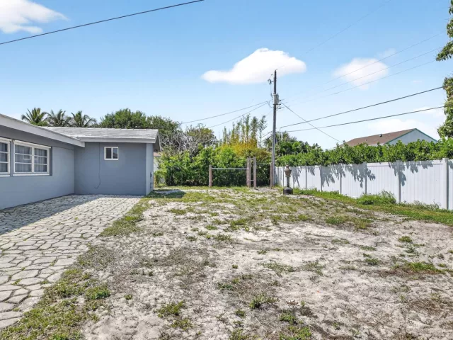3-bedroom home for sale in Boca Raton - 257 SW 5th Street - MondialRealty