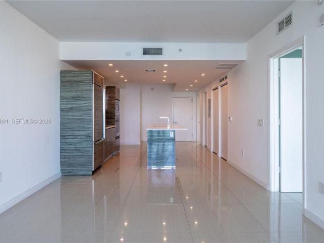 Apartment for rent  Unit #707 - photo 7534381