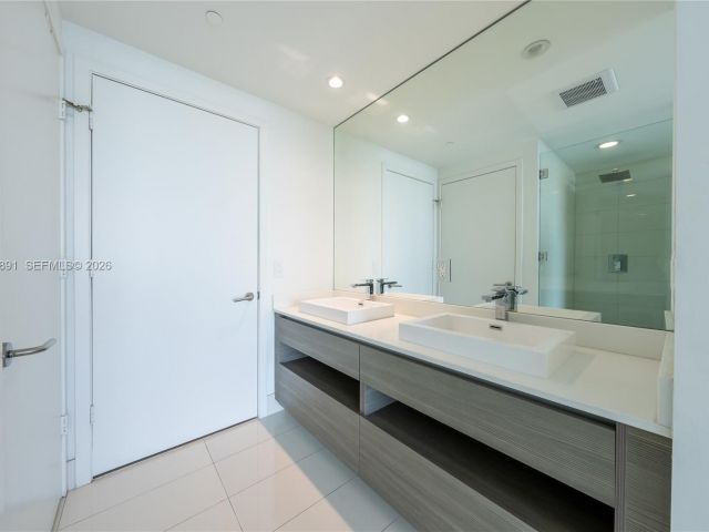 Apartment for rent  Unit #707 - photo 7534388