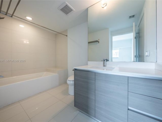 Apartment for rent  Unit #707 - photo 7534391