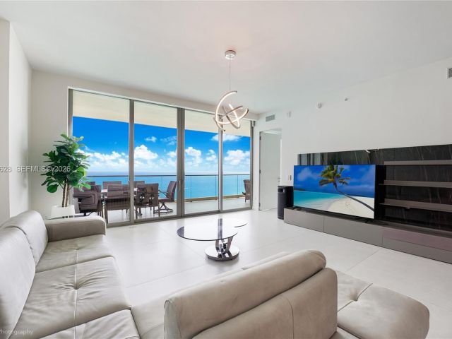 Apartment for sale  Unit #5103 - photo 7534480